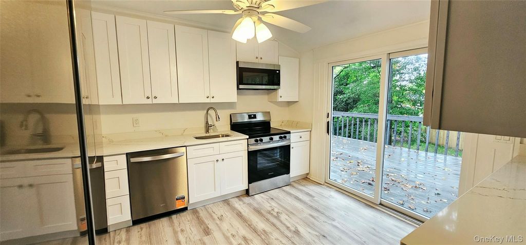 11 Marbeth Circle, Miller Place, NY 11764 — photo 5