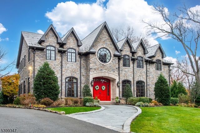 9 Beechtree Ln, Essex Fells Twp., NJ 07021