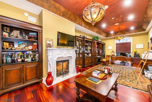 9 Beechtree Ln, Essex Fells Twp., NJ 07021