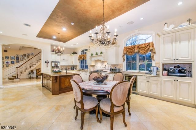 9 Beechtree Ln, Essex Fells Twp., NJ 07021