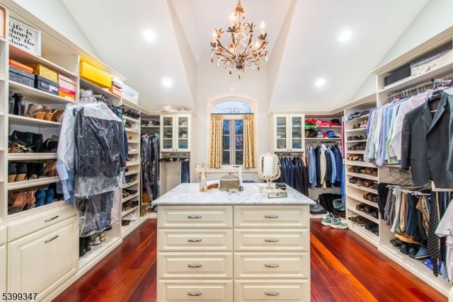 9 Beechtree Ln, Essex Fells Twp., NJ 07021