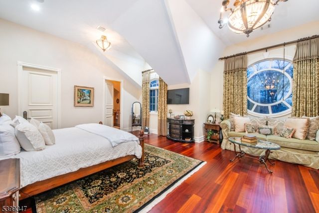 9 Beechtree Ln, Essex Fells Twp., NJ 07021