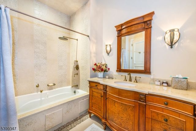 9 Beechtree Ln, Essex Fells Twp., NJ 07021