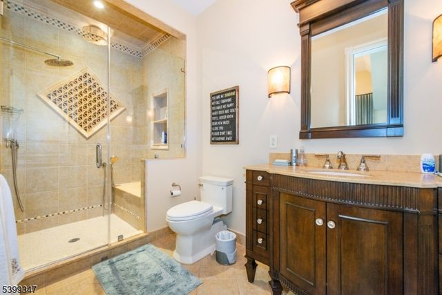 9 Beechtree Ln, Essex Fells Twp., NJ 07021