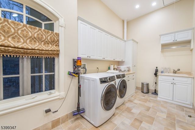 9 Beechtree Ln, Essex Fells Twp., NJ 07021