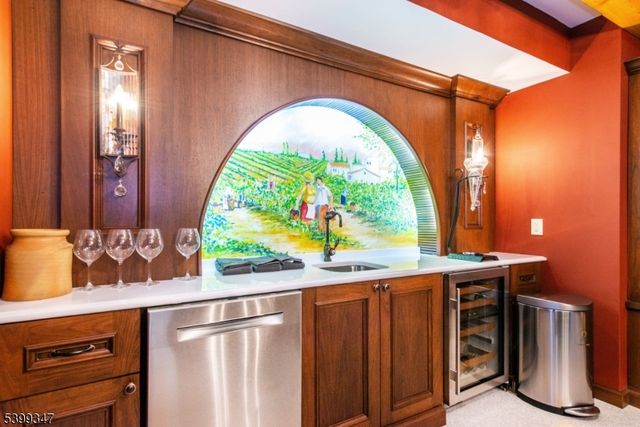 9 Beechtree Ln, Essex Fells Twp., NJ 07021