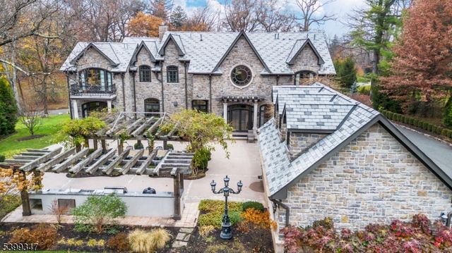 9 Beechtree Ln, Essex Fells Twp., NJ 07021