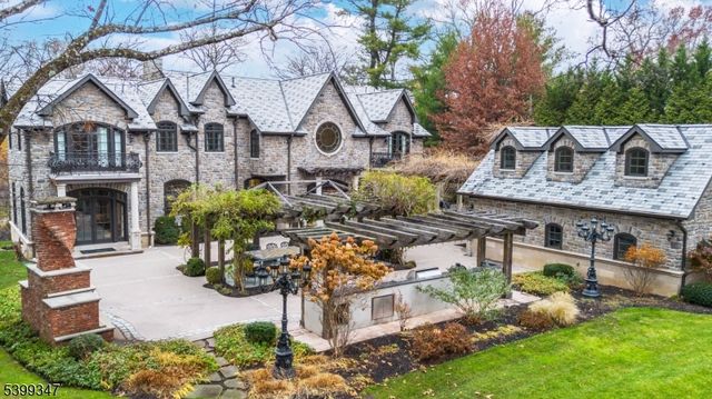 9 Beechtree Ln, Essex Fells Twp., NJ 07021