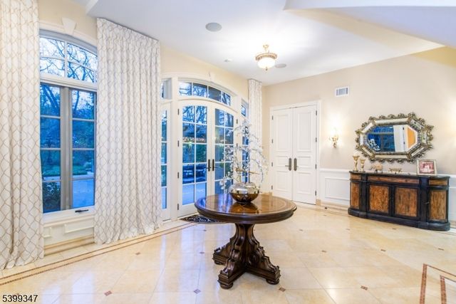 9 Beechtree Ln, Essex Fells Twp., NJ 07021