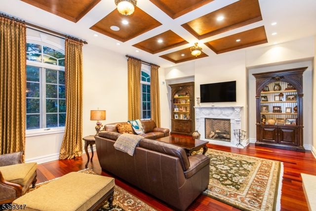 9 Beechtree Ln, Essex Fells Twp., NJ 07021