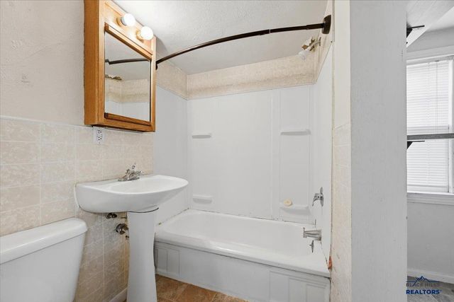1120 N CANYON ST, Spearfish, SD 57783