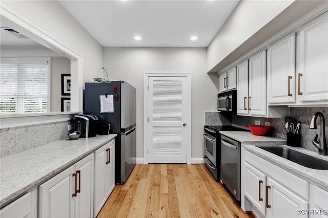 9479 Creek Summit Cir, Richmond, VA 23235