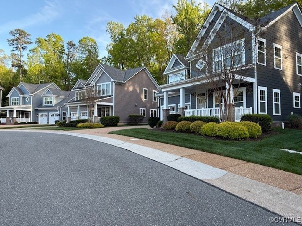 9479 Creek Summit Cir, Richmond, VA 23235