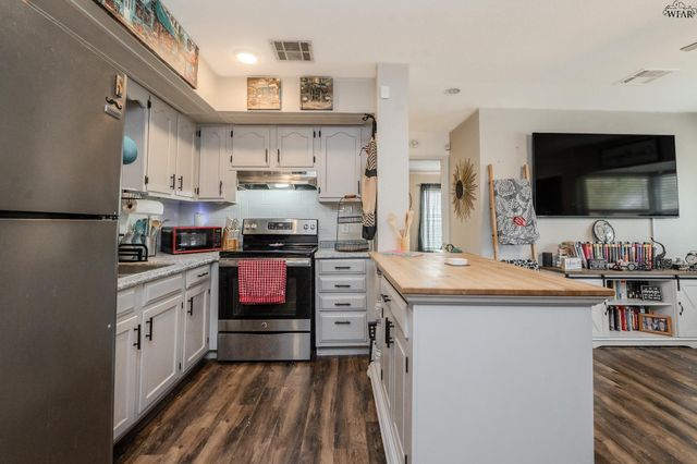 2954 LAVELL AVENUE, Wichita Falls, TX 76308