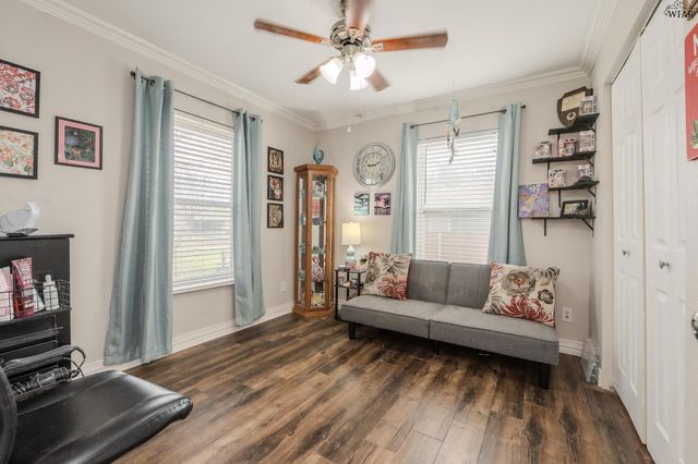 2954 LAVELL AVENUE, Wichita Falls, TX 76308