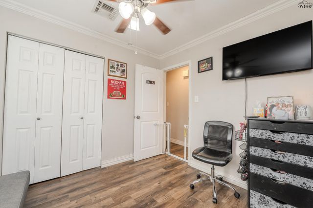 2954 LAVELL AVENUE, Wichita Falls, TX 76308