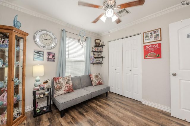 2954 LAVELL AVENUE, Wichita Falls, TX 76308