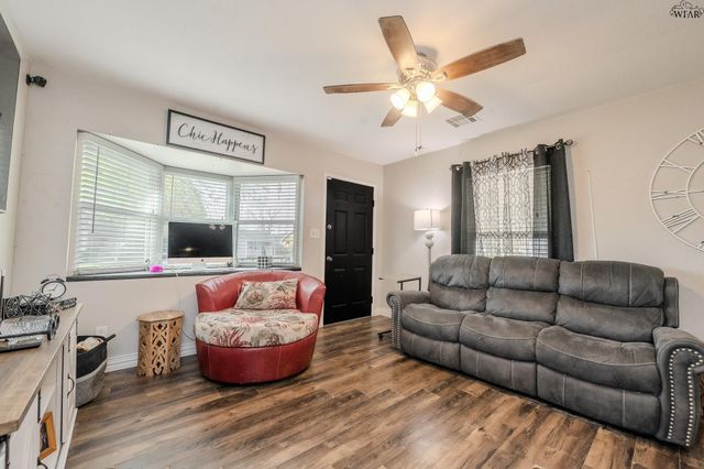 2954 LAVELL AVENUE, Wichita Falls, TX 76308