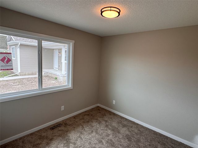 412 E Lally Street, Des Moines, IA 50315