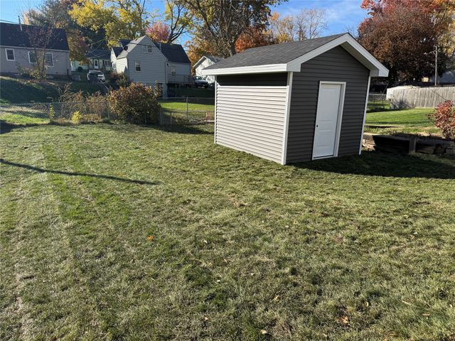 412 E Lally Street, Des Moines, IA 50315