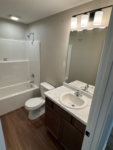 412 E Lally Street, Des Moines, IA 50315