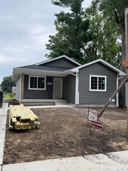 412 E Lally Street, Des Moines, IA 50315