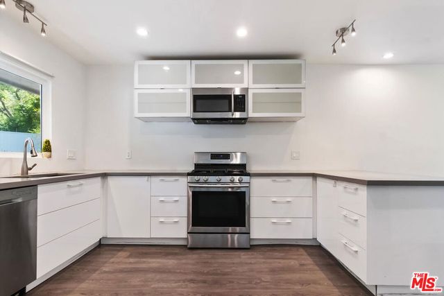 3729 Reklaw Drive, Studio City, CA 91604