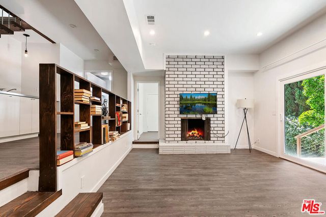 3729 Reklaw Drive, Studio City, CA 91604