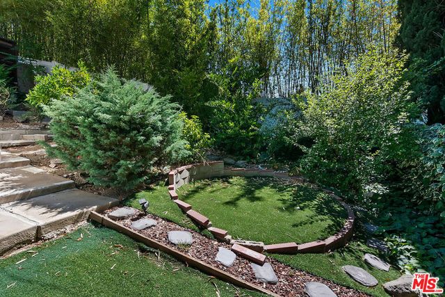 3729 Reklaw Drive, Studio City, CA 91604