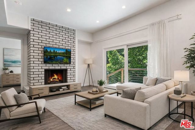 3729 Reklaw Drive, Studio City, CA 91604