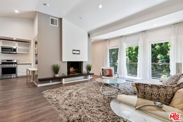 3729 Reklaw Drive, Studio City, CA 91604