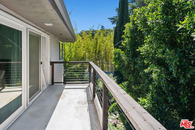 3729 Reklaw Drive, Studio City, CA 91604