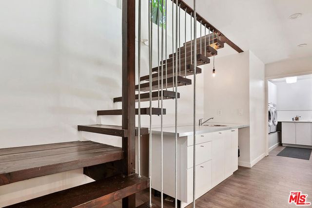 3729 Reklaw Drive, Studio City, CA 91604