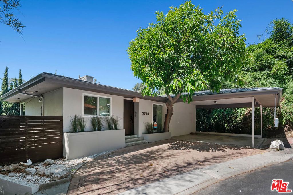 3729 Reklaw Drive, Studio City, CA 91604