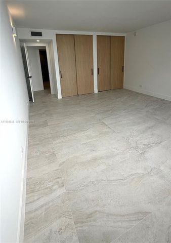 114 Cricket Club 605, North Miami, FL 33181