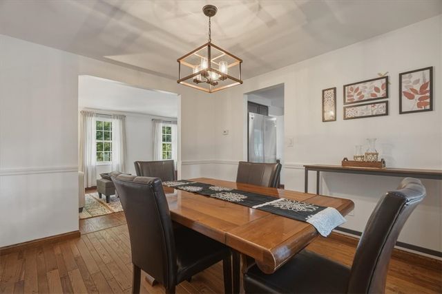 8063 Broadlawn Dr, Mccandless, PA 15237