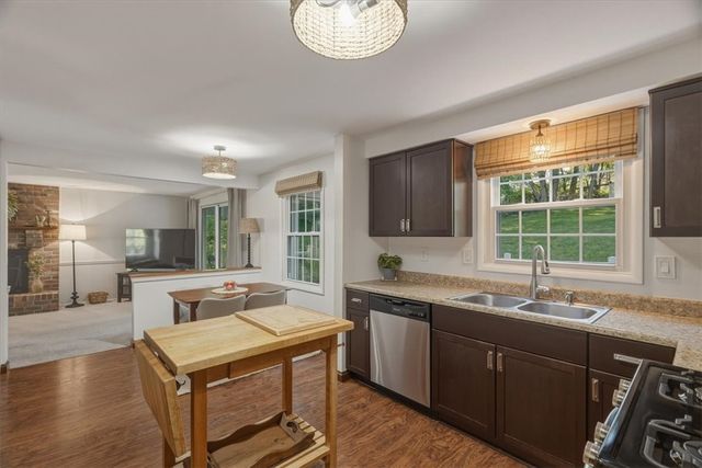 8063 Broadlawn Dr, Mccandless, PA 15237