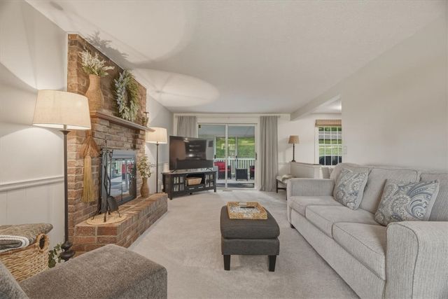 8063 Broadlawn Dr, Mccandless, PA 15237