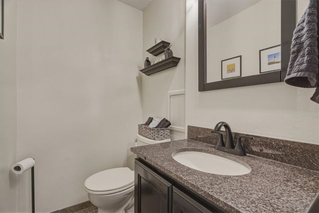 8063 Broadlawn Dr, Mccandless, PA 15237