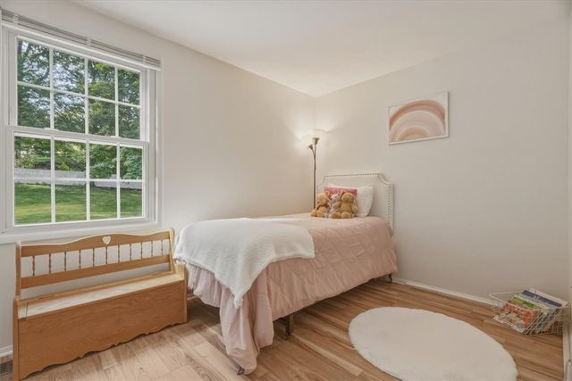 8063 Broadlawn Dr, Mccandless, PA 15237