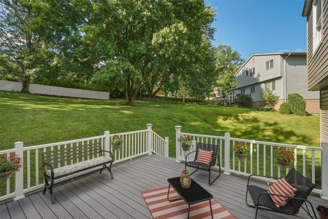 8063 Broadlawn Dr, Mccandless, PA 15237