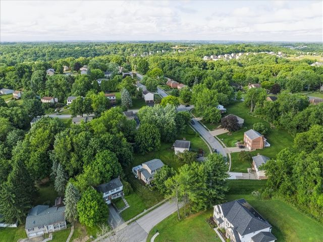 8063 Broadlawn Dr, Mccandless, PA 15237