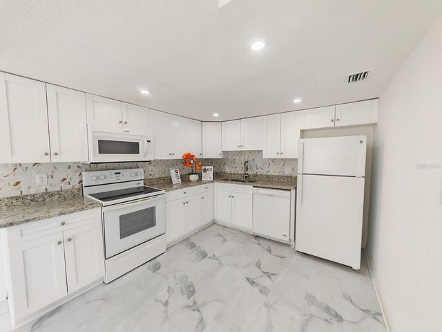 615 N KEENE ROAD Q12, Clearwater, FL 33755