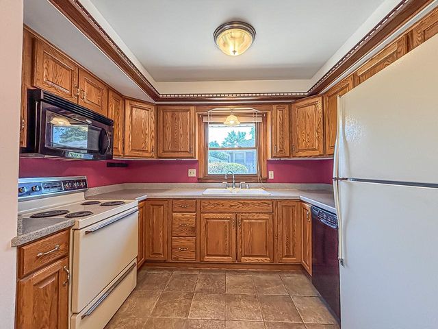 W152N8310 Elm LANE, Menomonee Falls, WI 53051
