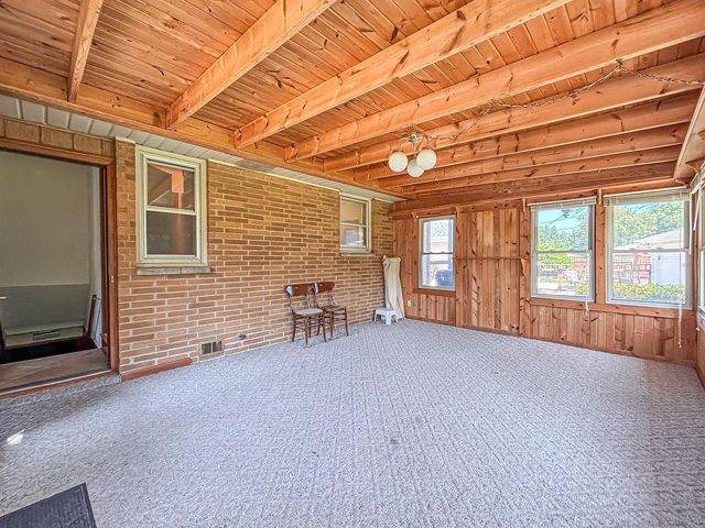 W152N8310 Elm LANE, Menomonee Falls, WI 53051