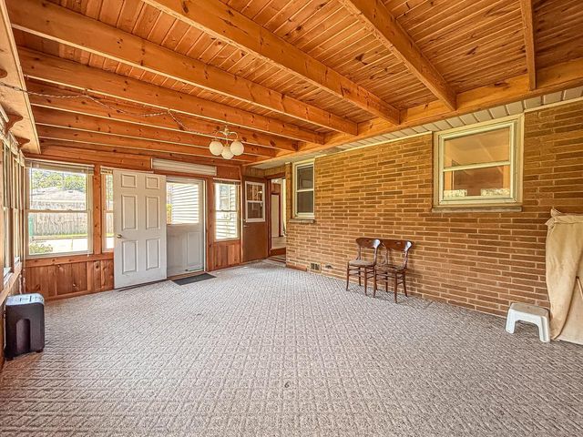W152N8310 Elm LANE, Menomonee Falls, WI 53051