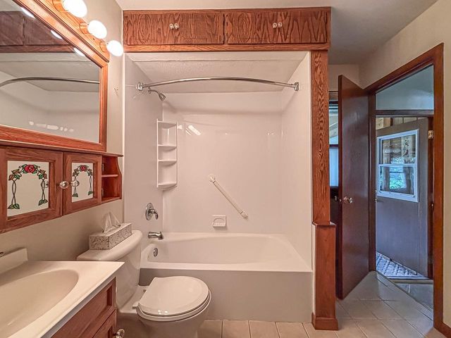 W152N8310 Elm LANE, Menomonee Falls, WI 53051