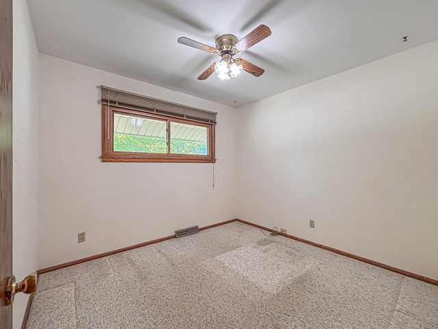 W152N8310 Elm LANE, Menomonee Falls, WI 53051