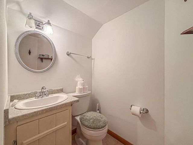 W152N8310 Elm LANE, Menomonee Falls, WI 53051