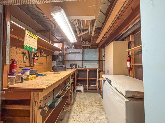 W152N8310 Elm LANE, Menomonee Falls, WI 53051